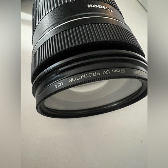 Canon EF-S 18-135 mm Lens - Picture 3 of 3